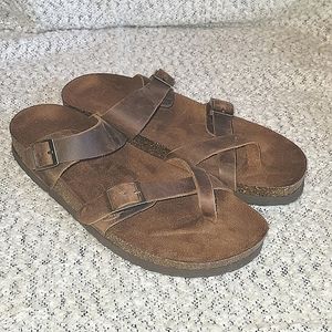 Mountain Sole Hallie Womens Leather Criss Cross Slip On Flip Flop Sandals Sz. 10